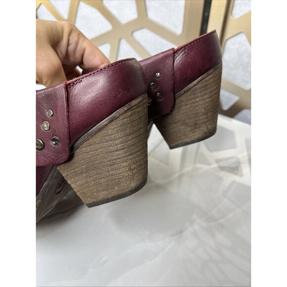 Sofft Gila Clogs Mules Women 9 Eu 40.5 Red Leather Studded Heels Slip Shoes On - Picture 9 of 11